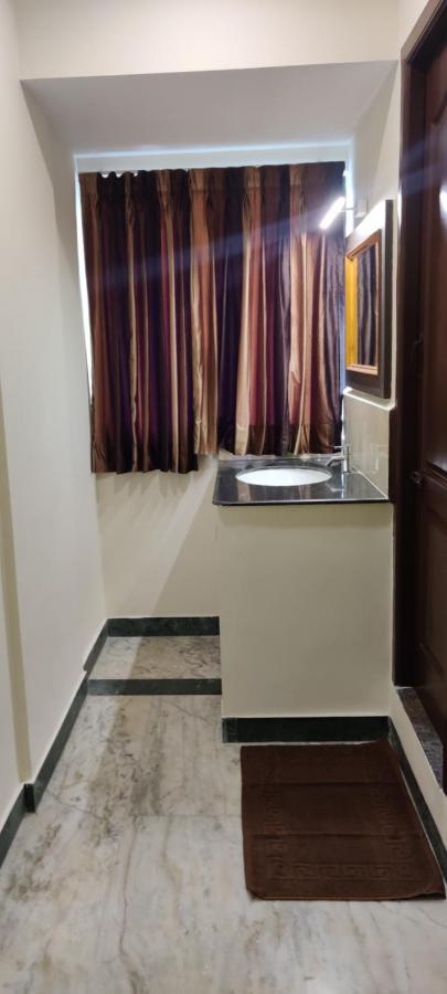 Rmc Travellers Inn Madras Buitenkant foto