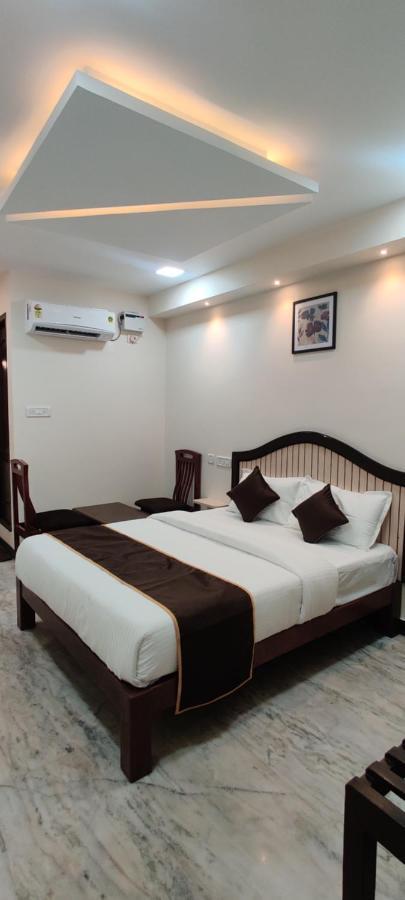 Rmc Travellers Inn Madras Buitenkant foto