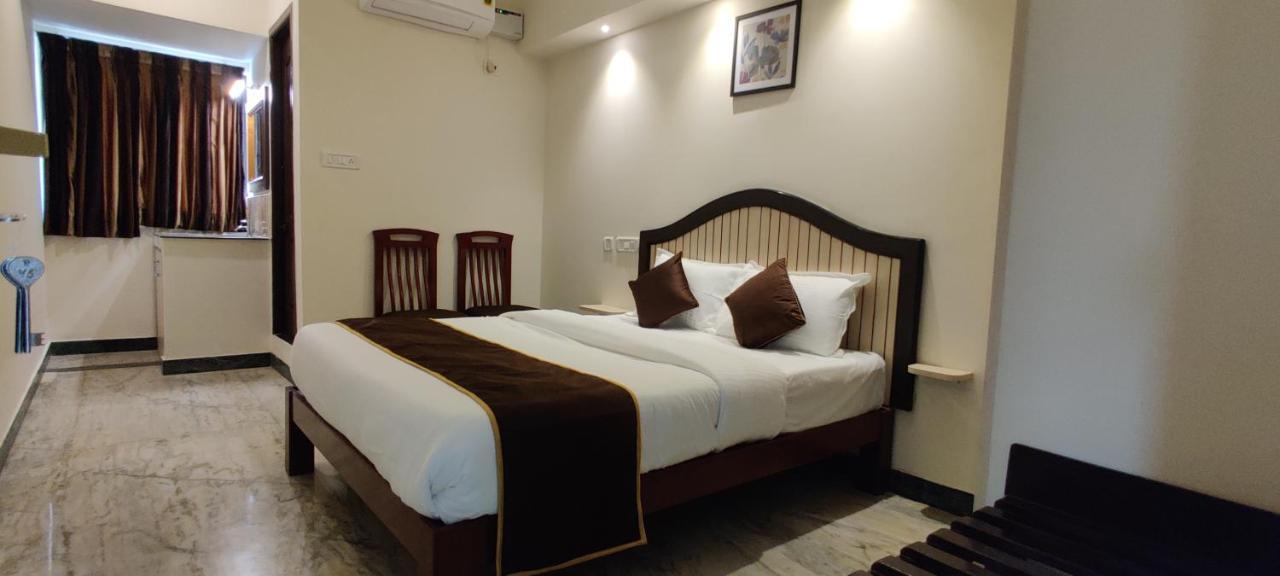 Rmc Travellers Inn Madras Buitenkant foto
