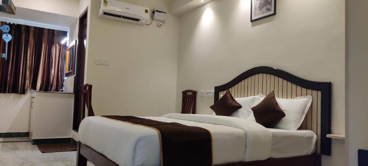 Rmc Travellers Inn Madras Buitenkant foto
