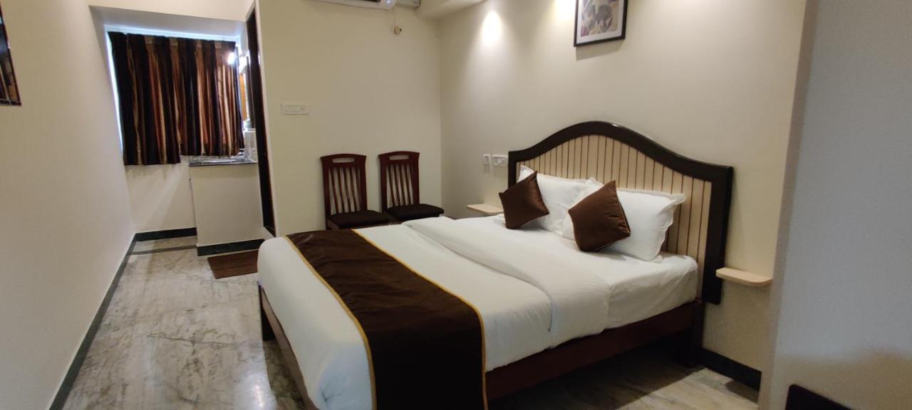 Rmc Travellers Inn Madras Buitenkant foto