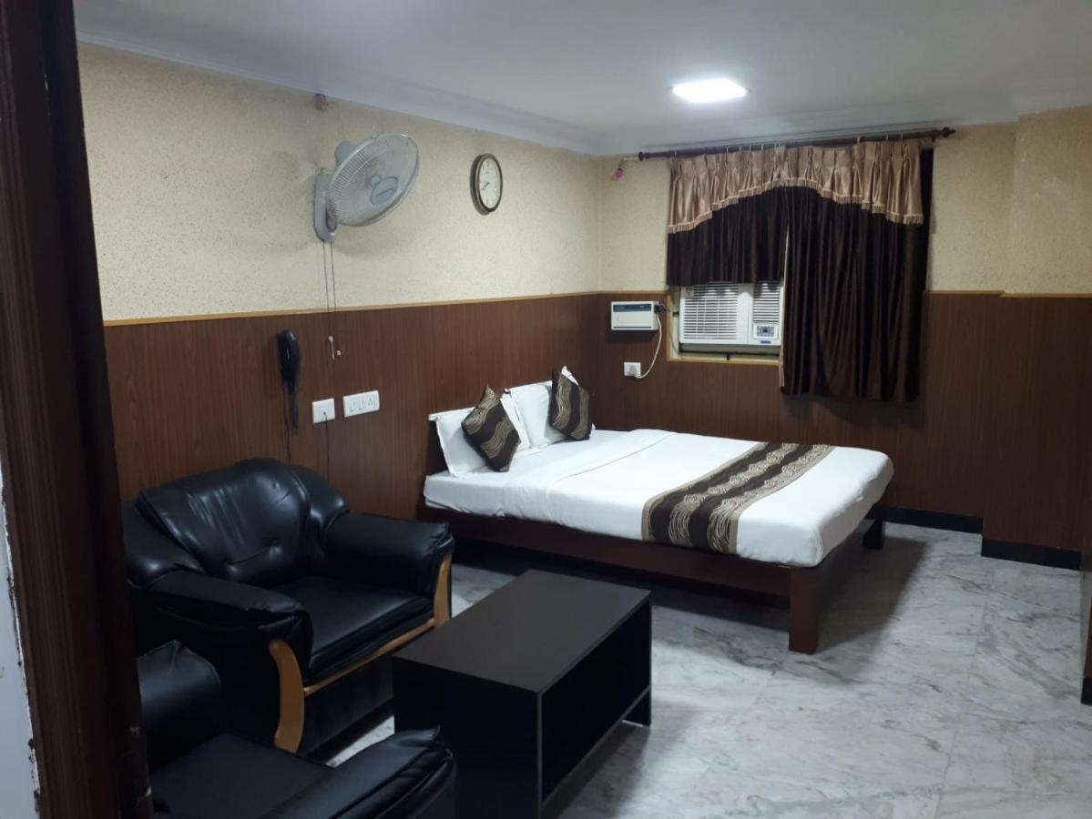 Rmc Travellers Inn Madras Buitenkant foto