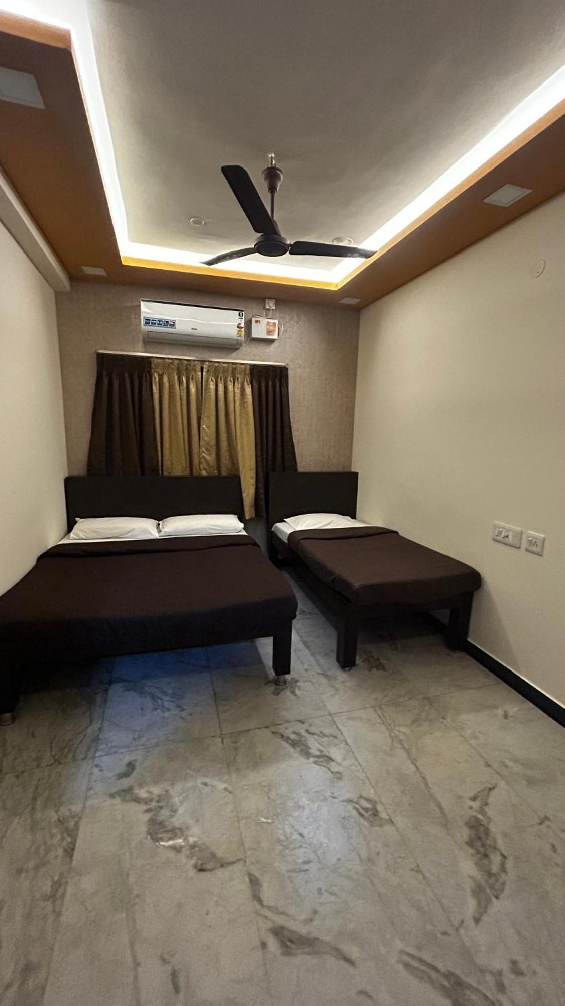 Rmc Travellers Inn Madras Buitenkant foto