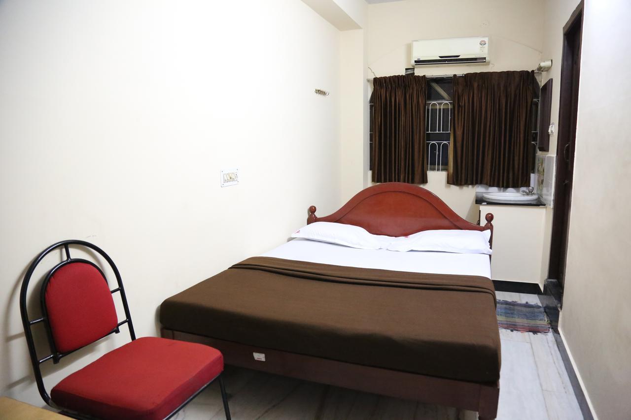 Rmc Travellers Inn Madras Buitenkant foto